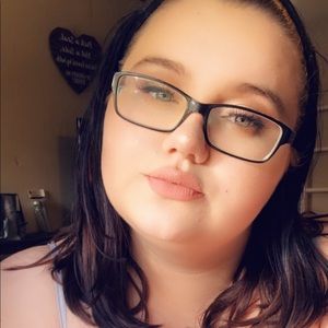 Meet your Posher, Desiree